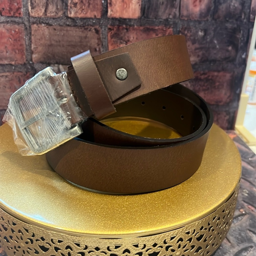 NWT ESTALON men’s fine leather belt size 40-44